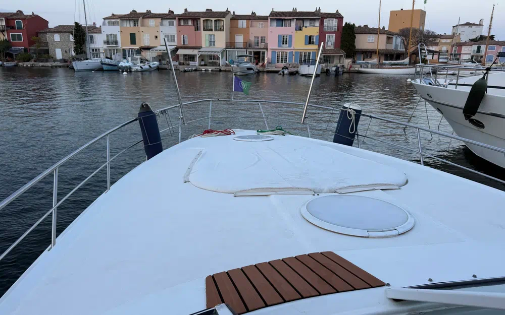 slider 20 Cruisers Yachts 440 Express