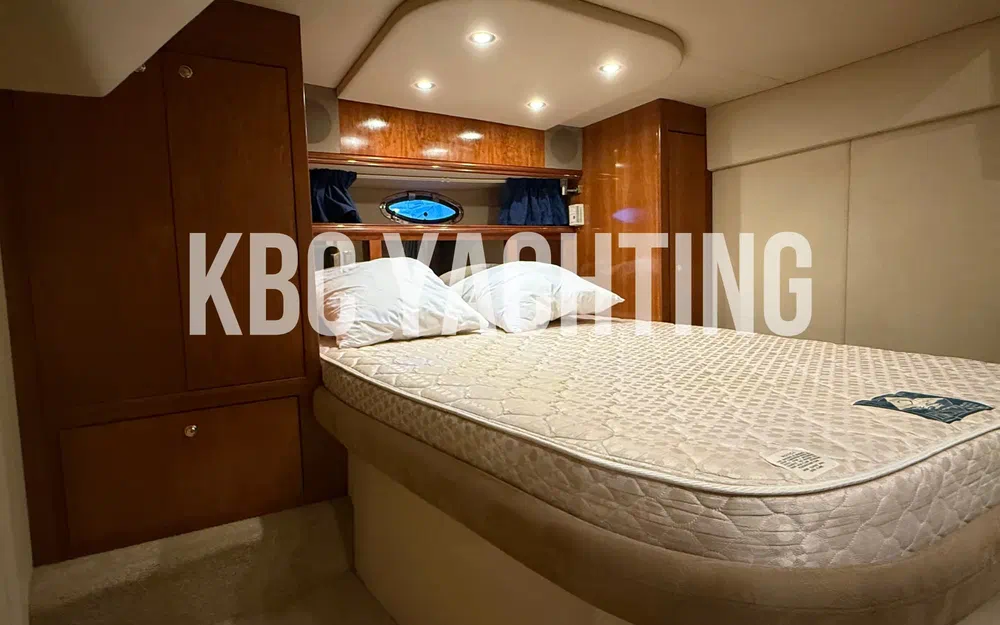 slider 6 Cruisers Yachts 440 Express