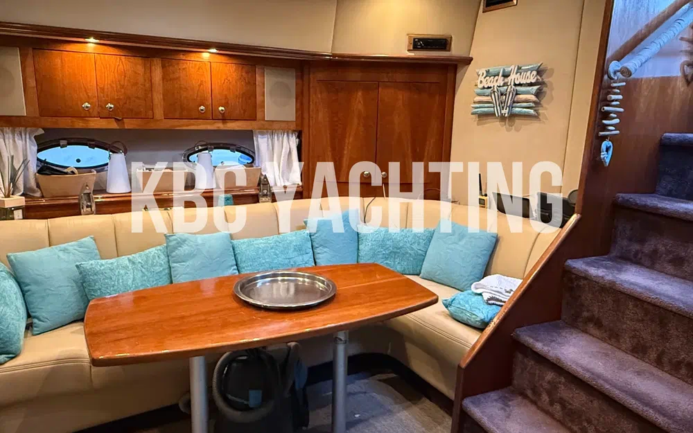 slider 7 Cruisers Yachts 440 Express