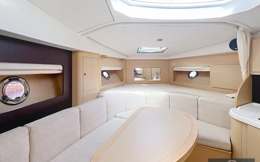 slider 11 Beneteau Monte Carlo 32