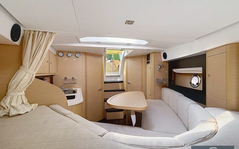 slider 12 Beneteau Monte Carlo 32