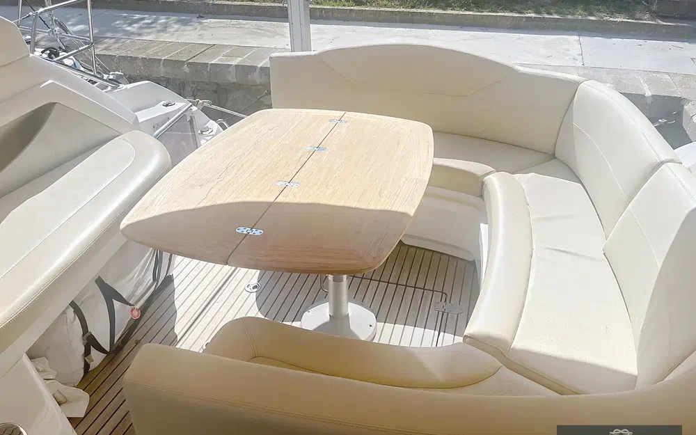 slider 8 Beneteau Monte Carlo 32