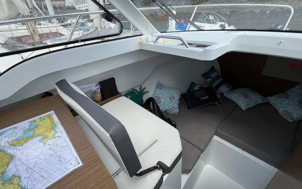 slider 8 Beneteau Antares 7 OB