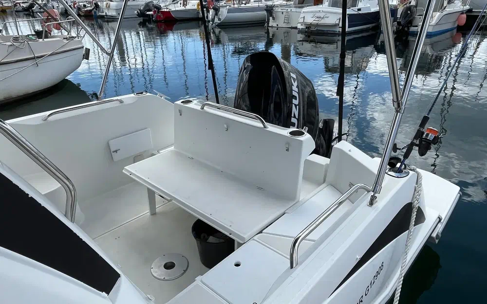 slider 2 Beneteau Antares 7 OB