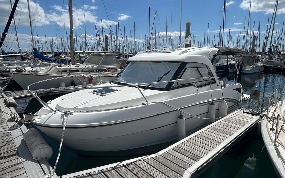 slider 1 Beneteau Antares 7 OB