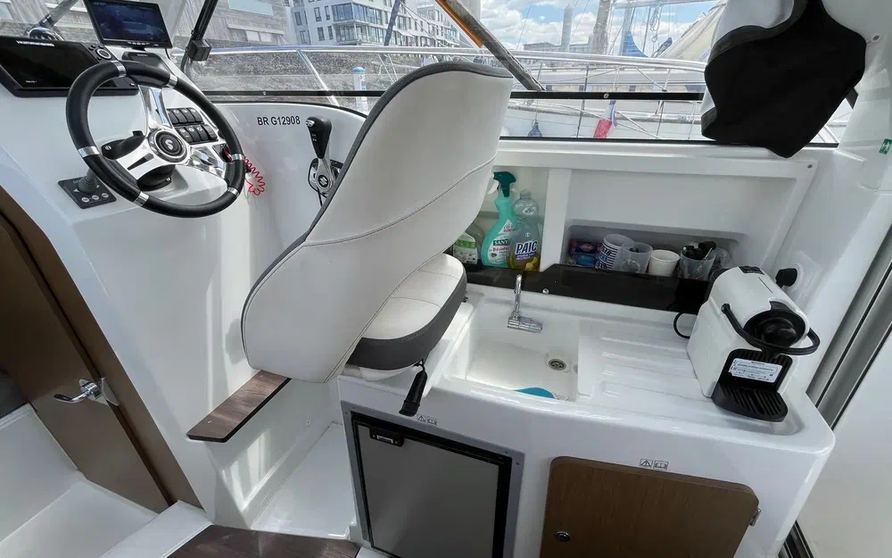 slider 12 Beneteau Antares 7 OB