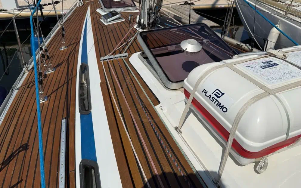 slider 1 Grand Soleil 35