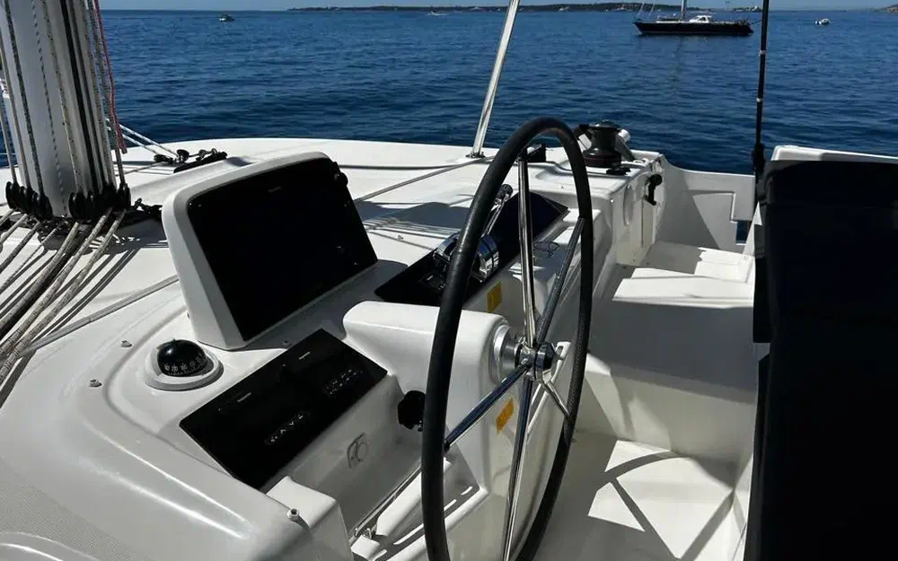 slider 10 Lagoon 46