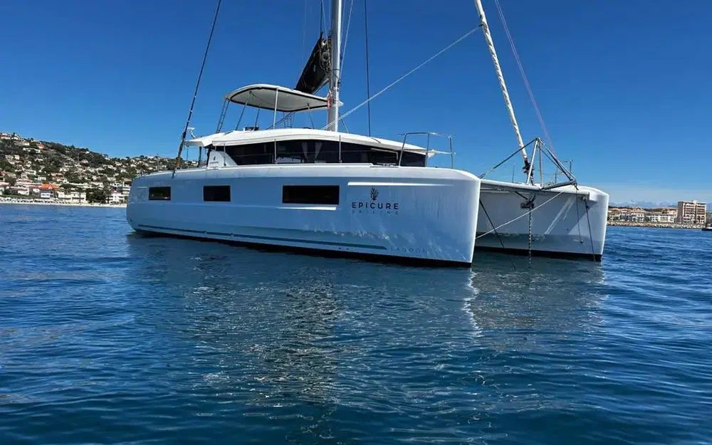 slider 1 Lagoon 46
