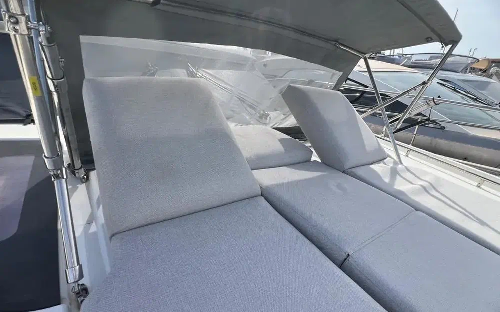 slider 10 Prestige Yachts F4.9