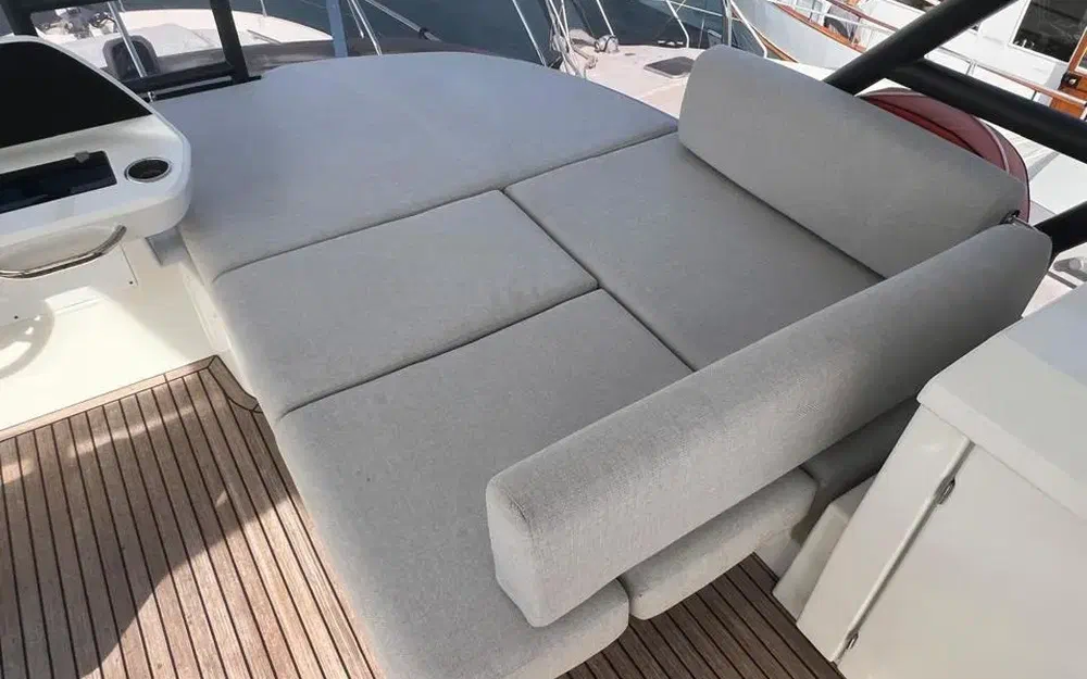 slider 15 Prestige Yachts F4.9