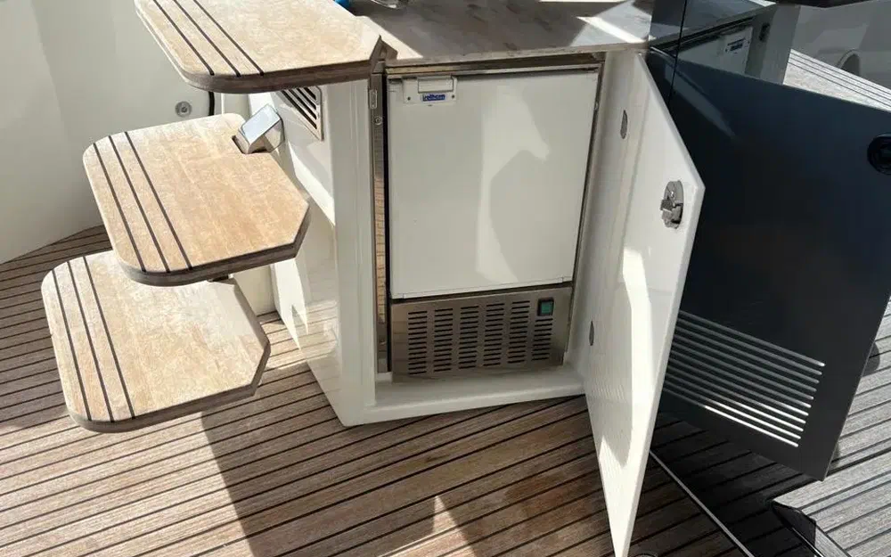 slider 24 Prestige Yachts F4.9