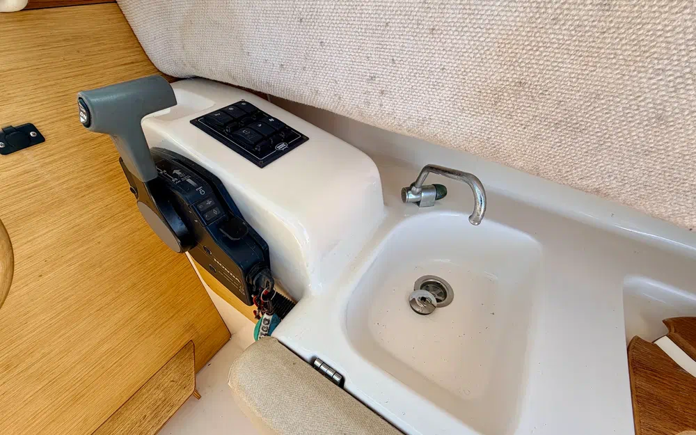 slider 12 Sessa Marine Dorado 22