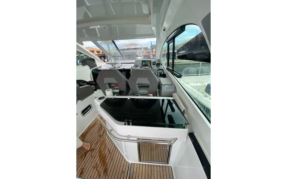 slider 11 Beneteau Gran Turismo 32