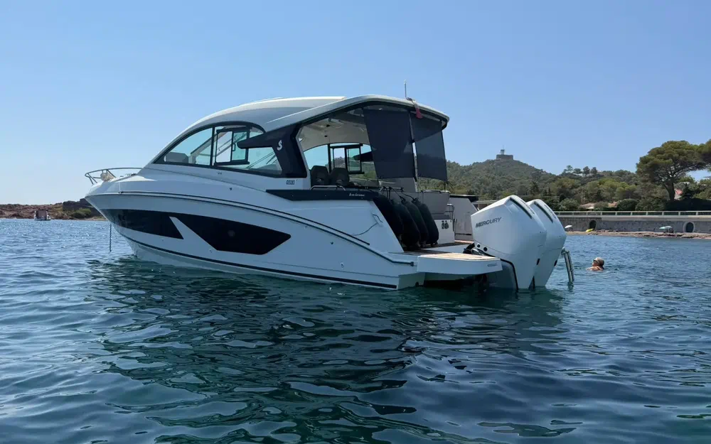 slider 2 Beneteau Gran Turismo 32