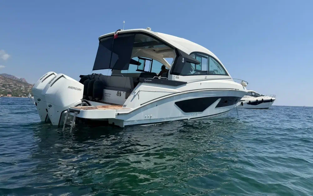 slider 3 Beneteau Gran Turismo 32