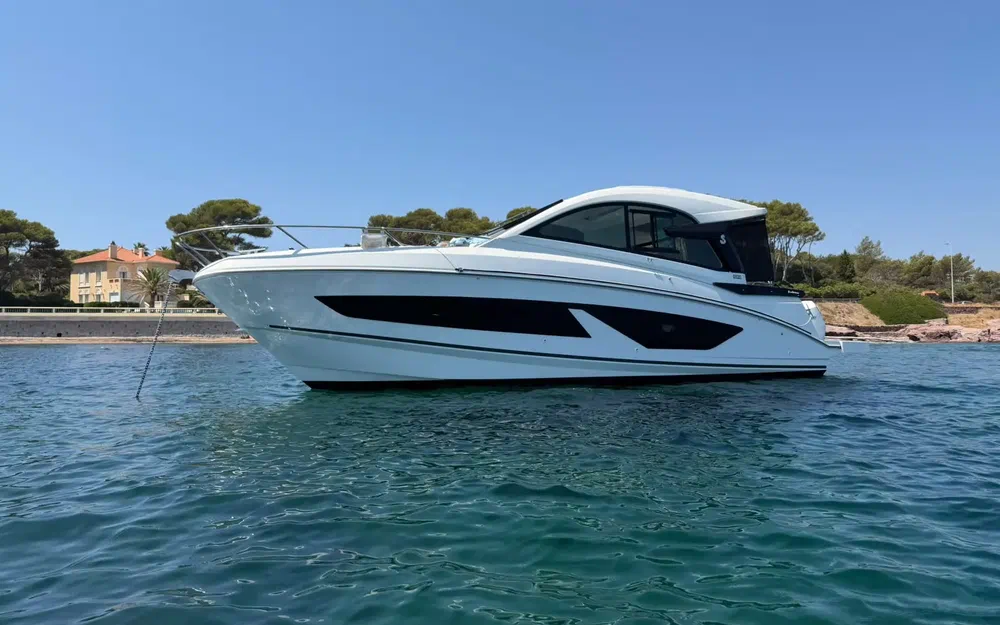 slider 4 Beneteau Gran Turismo 32