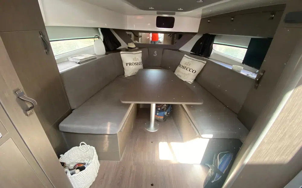 slider 5 Beneteau Gran Turismo 32