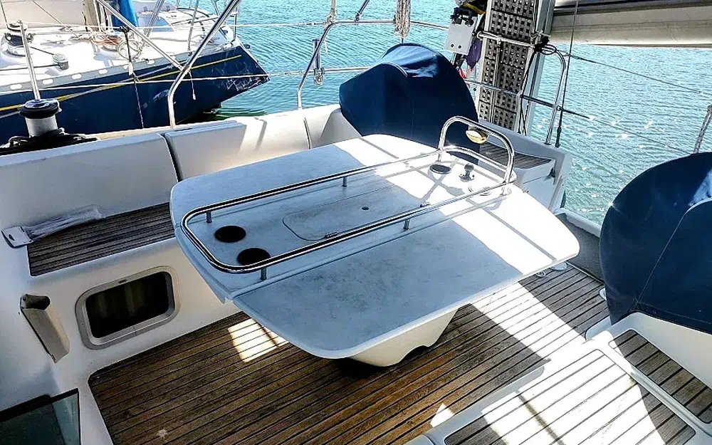 slider 11 Jeanneau Sun Odyssey 43