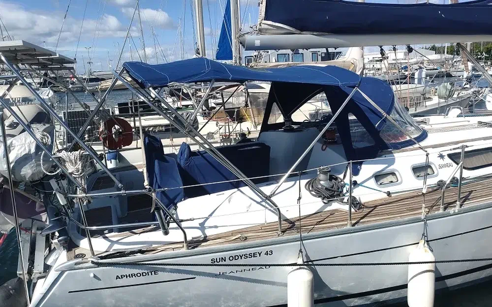 slider 1 Jeanneau Sun Odyssey 43
