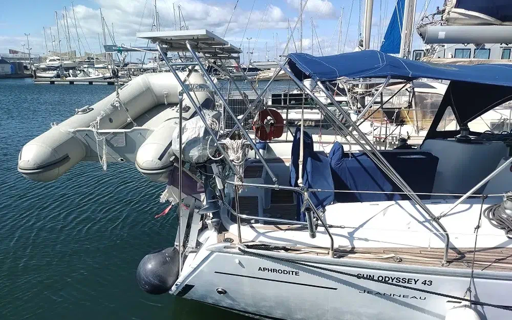 slider 2 Jeanneau Sun Odyssey 43