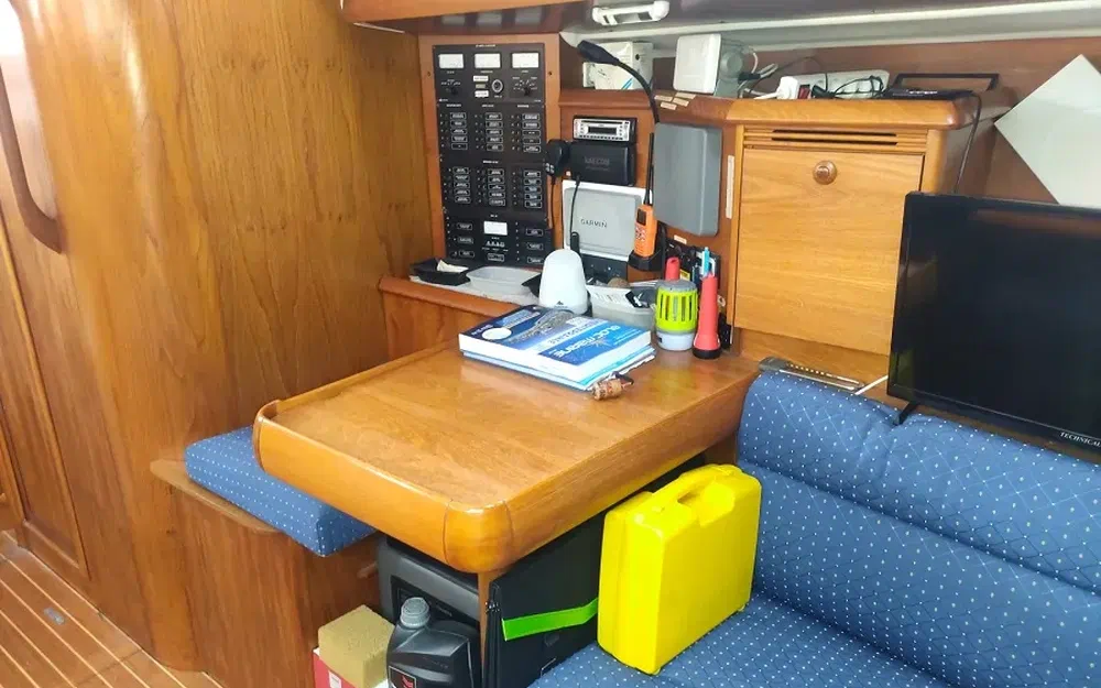 slider 34 Jeanneau Sun Odyssey 43