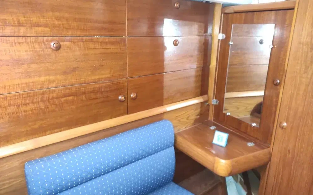 slider 61 Jeanneau Sun Odyssey 43