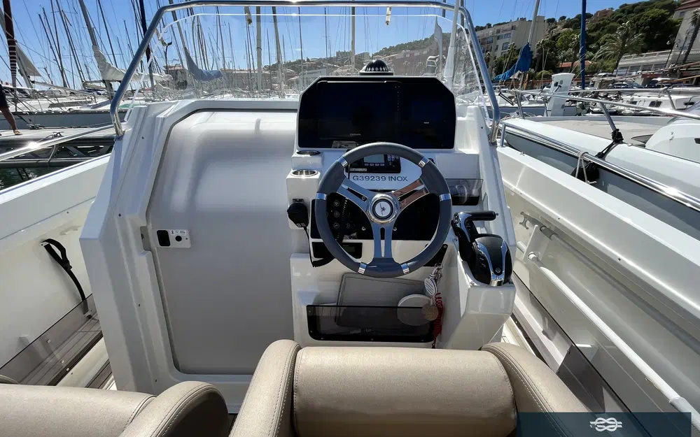 slider 11 Pacific Craft 750 Open