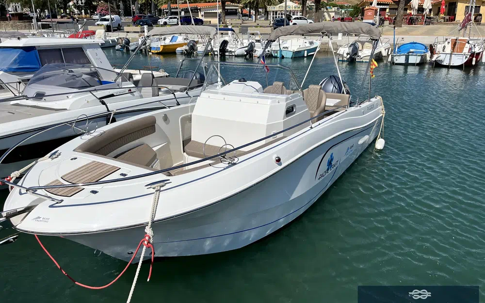slider 1 Pacific Craft 750 Open