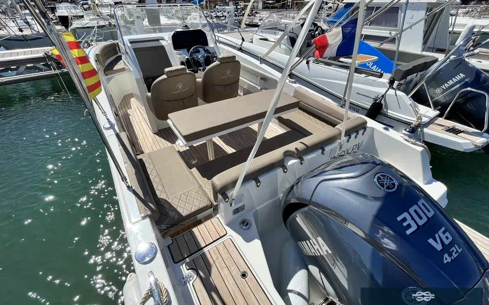 slider 5 Pacific Craft 750 Open