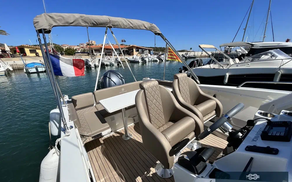 slider 6 Pacific Craft 750 Open