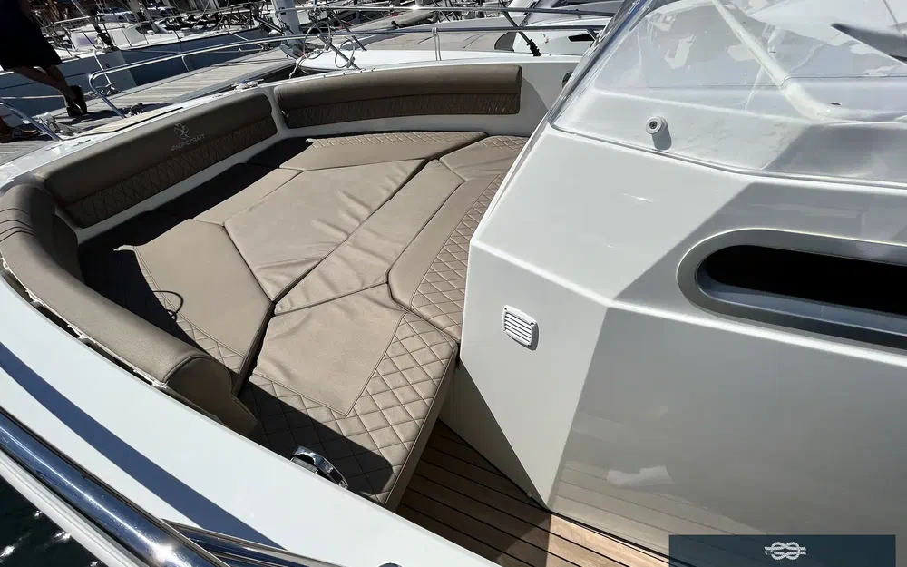 slider 8 Pacific Craft 750 Open