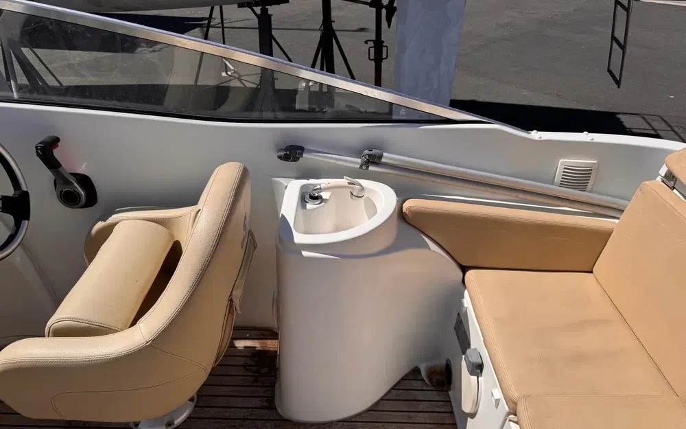 slider 11 Beneteau Flyer 650 Cabrio