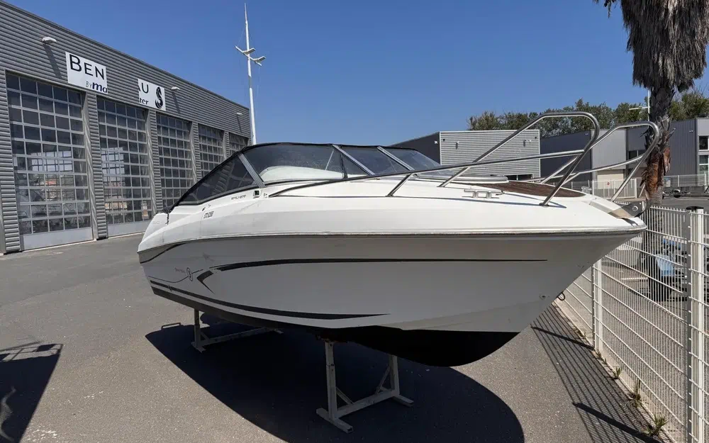 slider 1 Beneteau Flyer 650 Cabrio