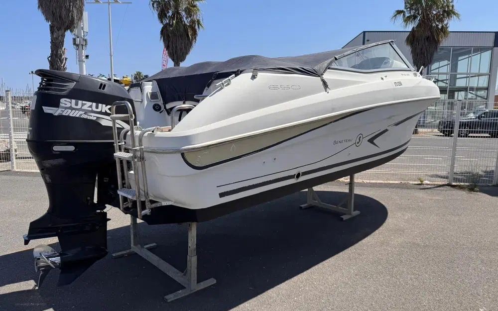 slider 2 Beneteau Flyer 650 Cabrio