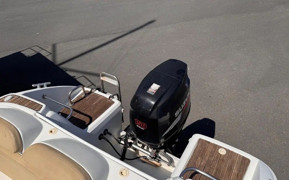 slider 4 Beneteau Flyer 650 Cabrio