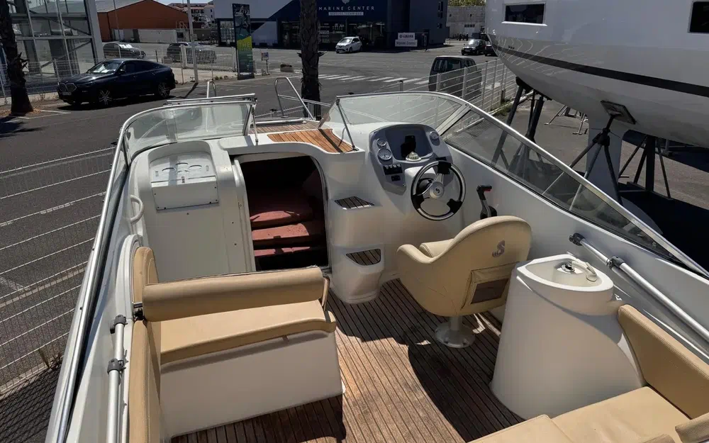 slider 5 Beneteau Flyer 650 Cabrio
