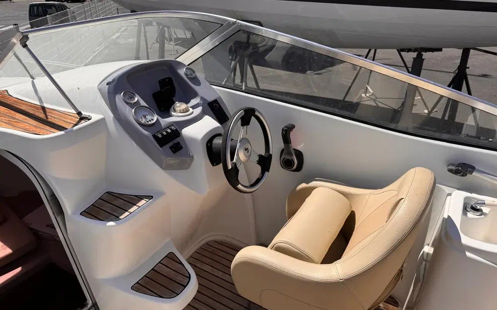 slider 7 Beneteau Flyer 650 Cabrio