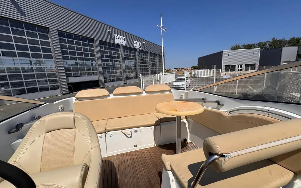 slider 8 Beneteau Flyer 650 Cabrio