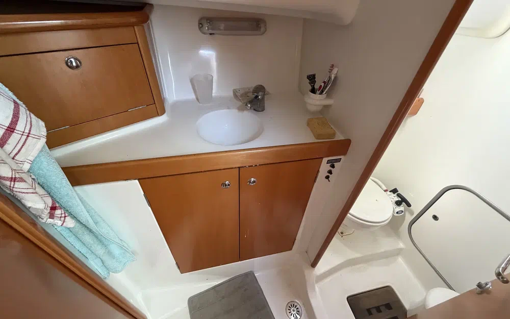 slider 13 Beneteau Antares 10.80
