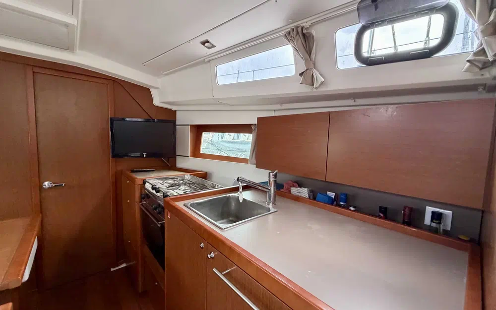 slider 12 Beneteau Oceanis 35