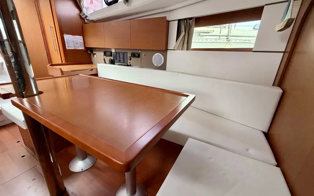 slider 14 Beneteau Oceanis 35