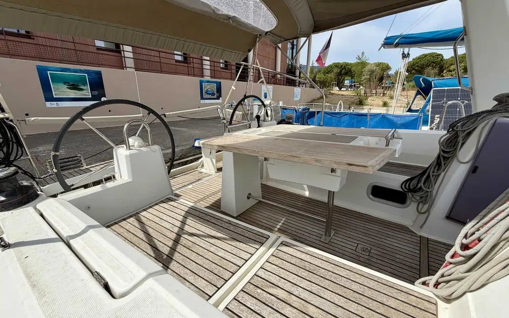 slider 3 Beneteau Oceanis 35