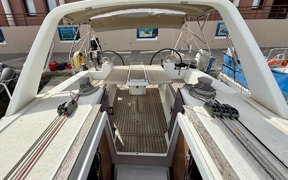 slider 5 Beneteau Oceanis 35