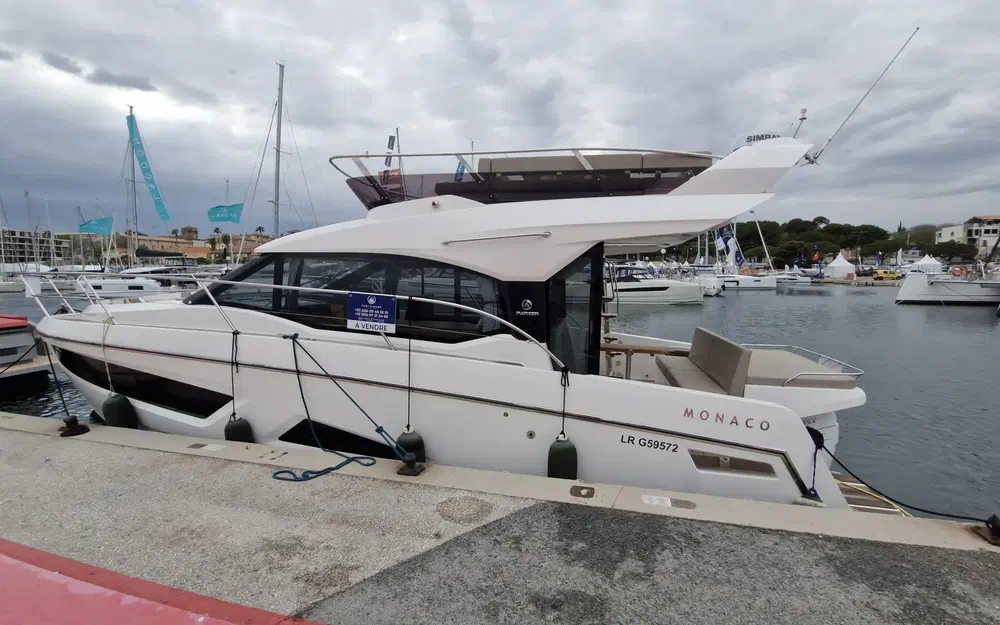 slider 31 Parker Monaco 110 Fly