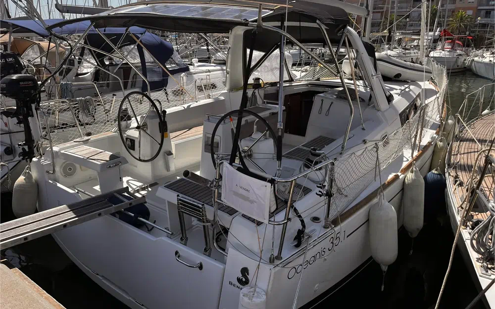 slider 1 Beneteau Oceanis 35.1