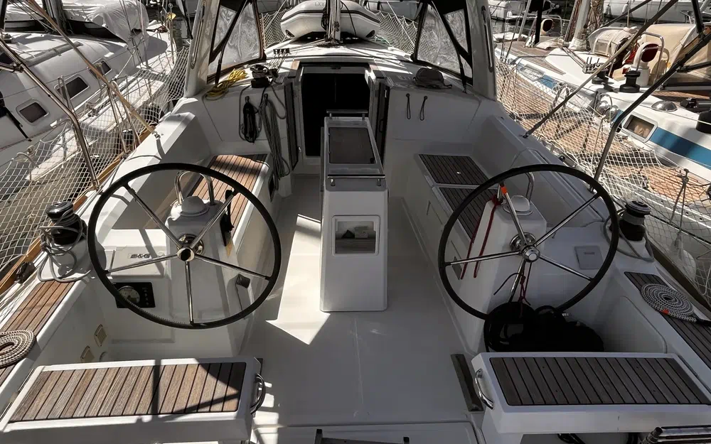 slider 2 Beneteau Oceanis 35.1