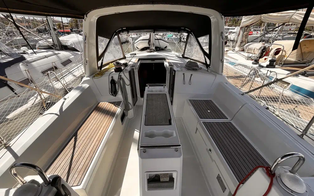 slider 4 Beneteau Oceanis 35.1