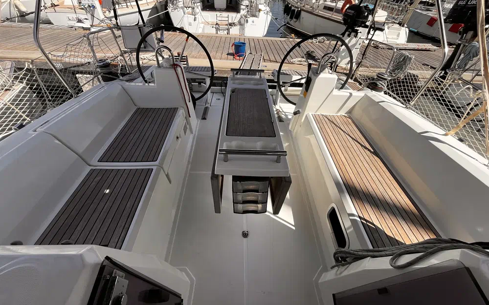 slider 5 Beneteau Oceanis 35.1