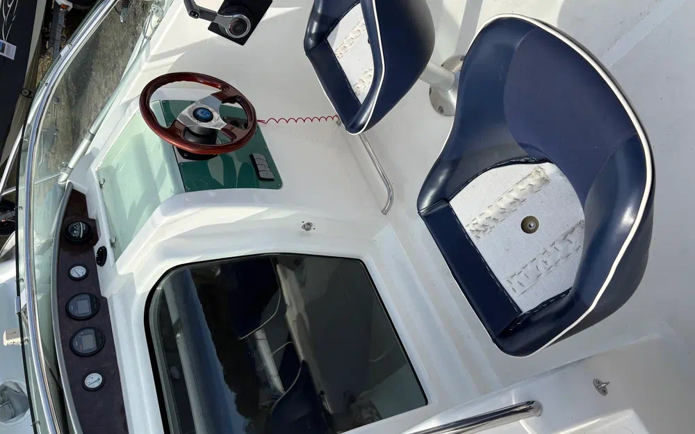 slider 0 Kelt Azura 600 Cabin
